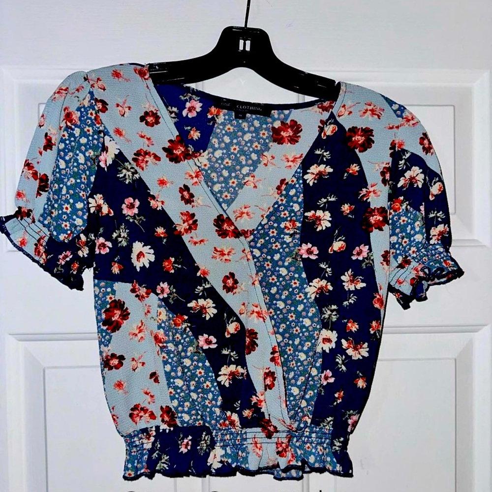 One Clothing Floral Patchwork Crop Top sz Small
